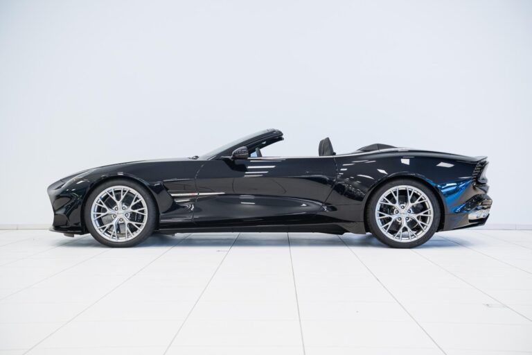 Aston Martin Vanquish Volante