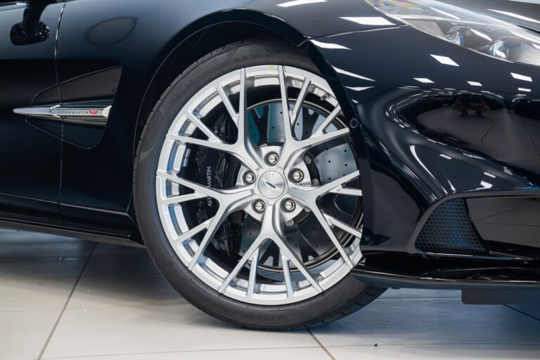 Aston Martin Vanquish Volante
