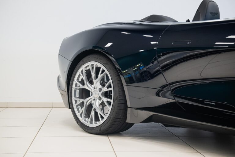 Aston Martin Vanquish Volante