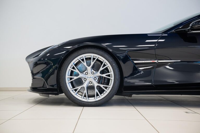 Aston Martin Vanquish Volante