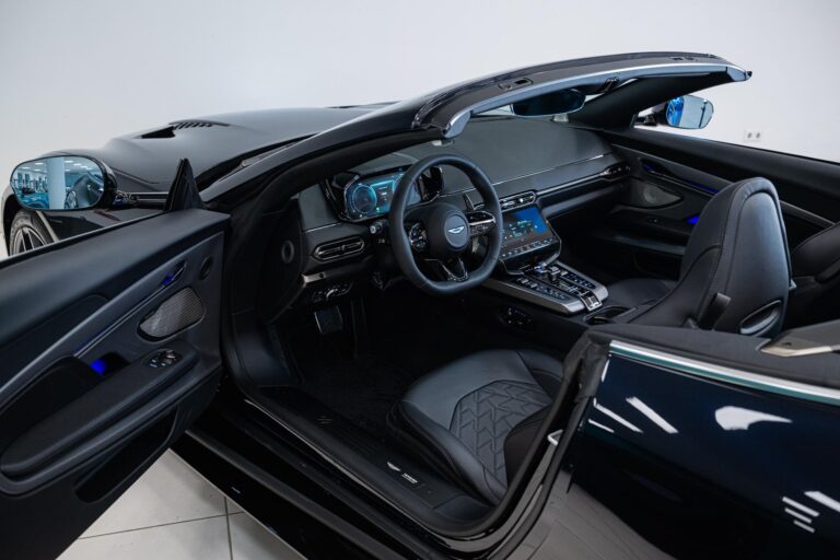 Aston Martin Vanquish Volante
