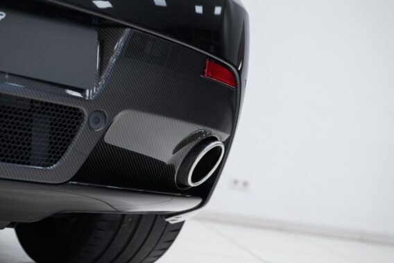 Aston Martin V12 Vantage