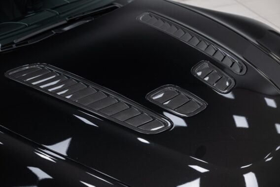 Aston Martin V12 Vantage