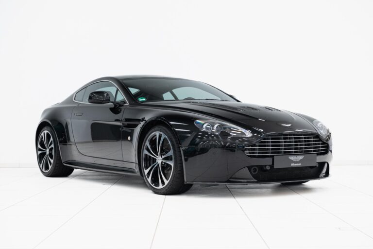 Aston Martin V12 Vantage