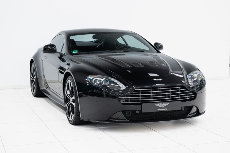 Aston Martin V12 Vantage