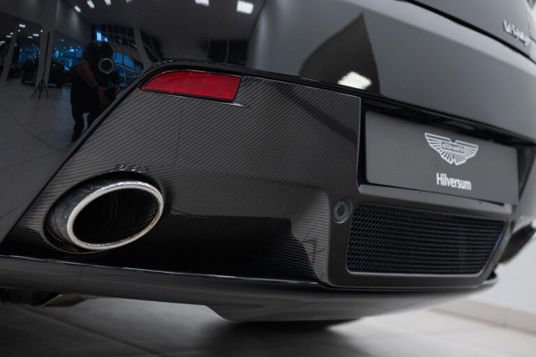 Aston Martin V12 Vantage