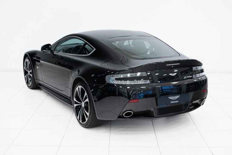 Aston Martin V12 Vantage