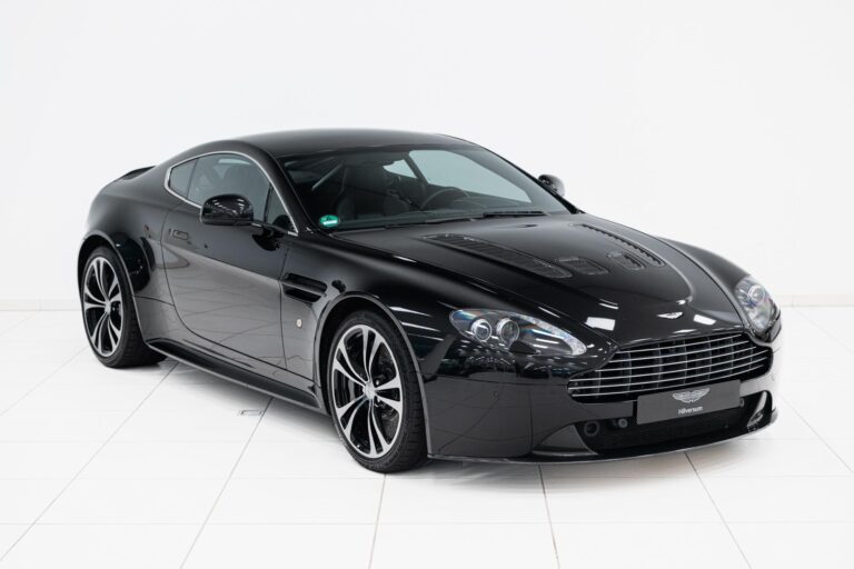 Aston Martin V12 Vantage