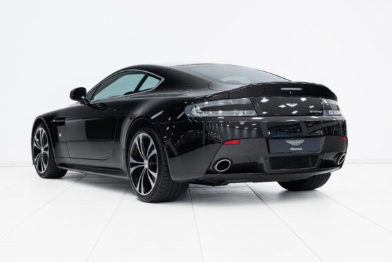 Aston Martin V12 Vantage