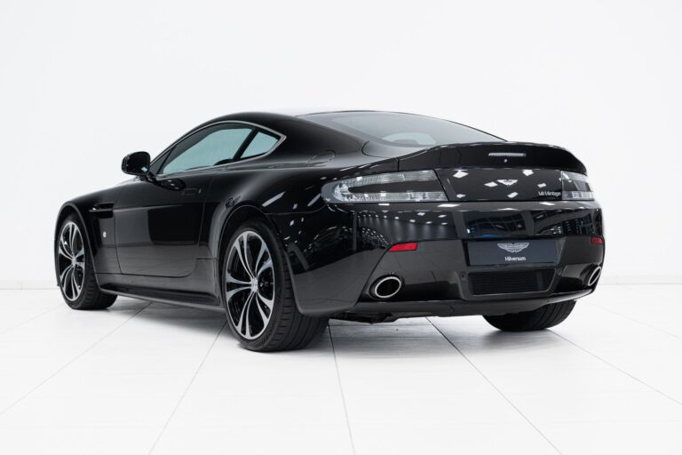 Aston Martin V12 Vantage