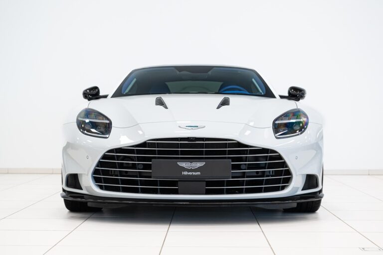 Aston Martin Vanquish Coupe