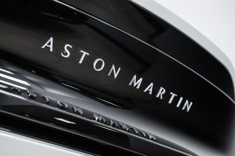 Aston Martin Vanquish Coupe