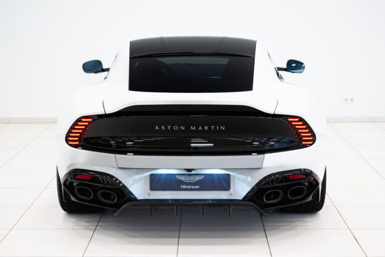 Aston Martin Vanquish Coupe