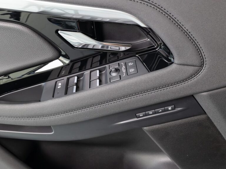 Land Rover Range Rover Evoque 1.5 P300e AWD R-Dynamic SE