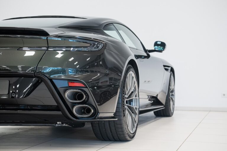 Aston Martin DB12 S Coupe