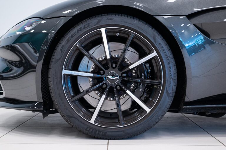 Aston Martin Vantage Coupe