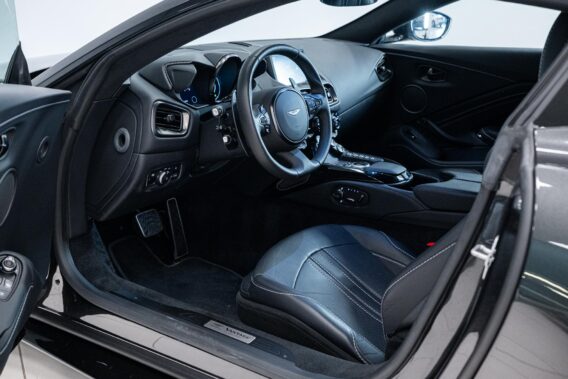 Aston Martin Vantage Coupe