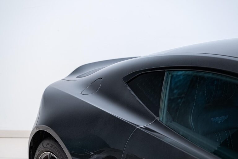Aston Martin Vantage Coupe