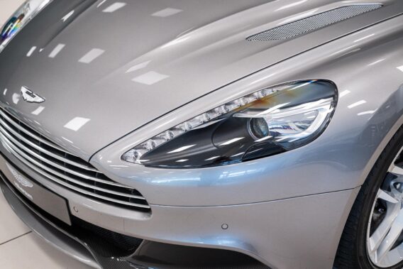 Aston Martin Vanquish Volante