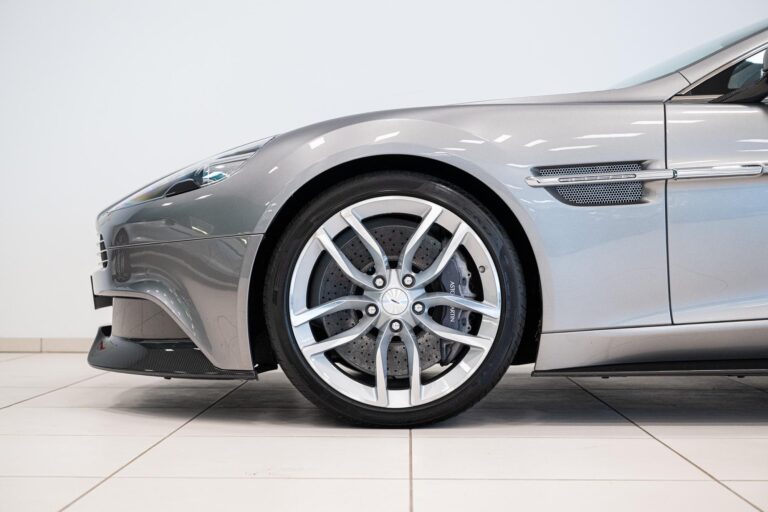 Aston Martin Vanquish Volante