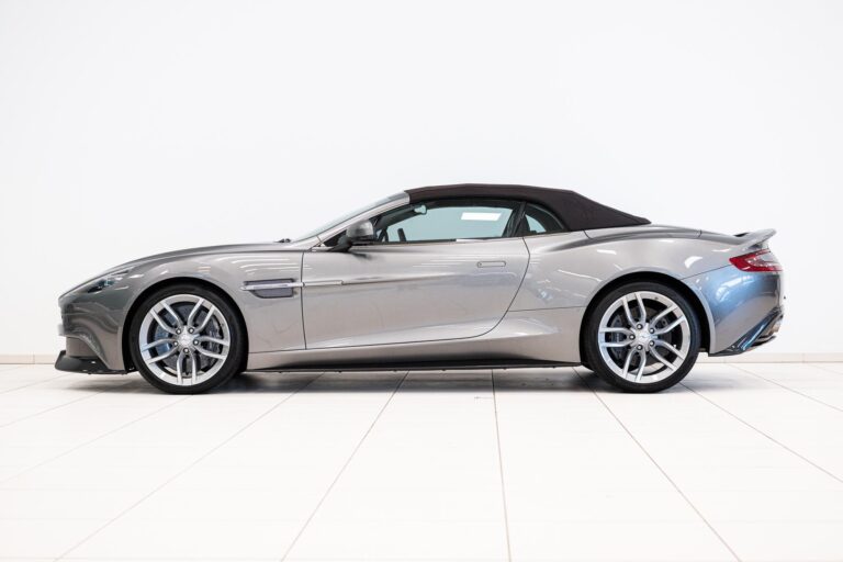 Aston Martin Vanquish Volante