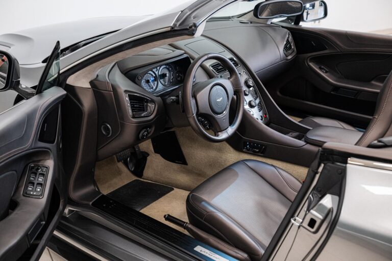 Aston Martin Vanquish Volante