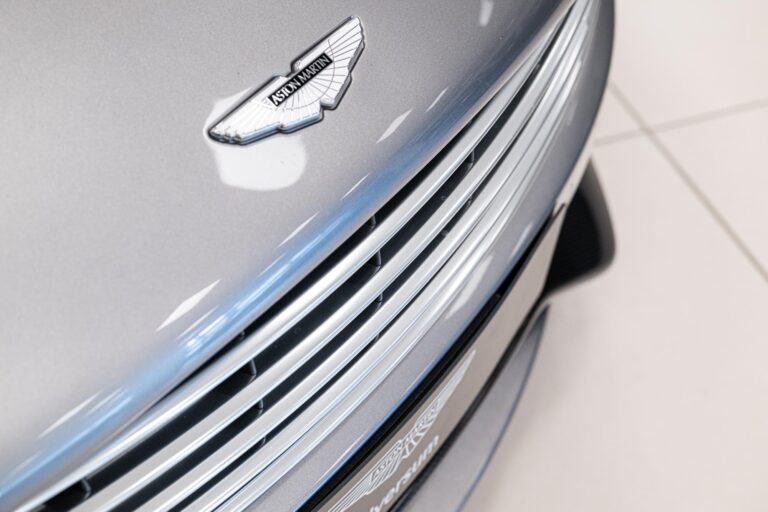Aston Martin Vanquish Volante