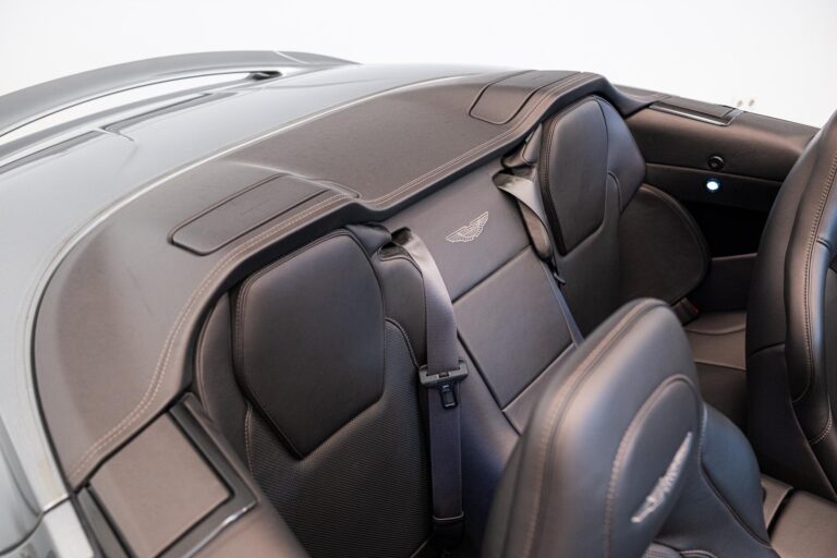Aston Martin Vanquish Volante