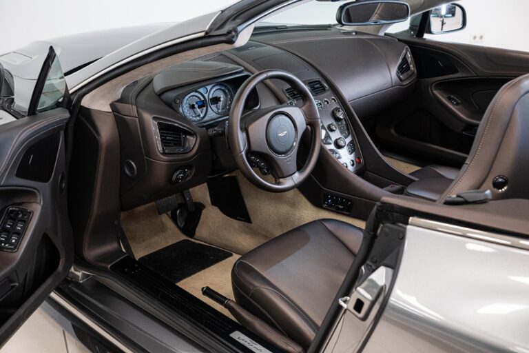 Aston Martin Vanquish Volante