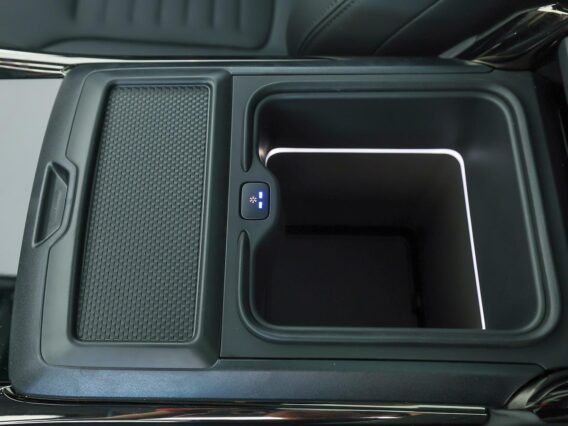 Land Rover Range Rover Sport 4.4 P635 SV Black