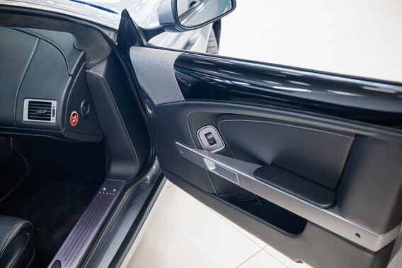 Aston Martin DB9 Volante
