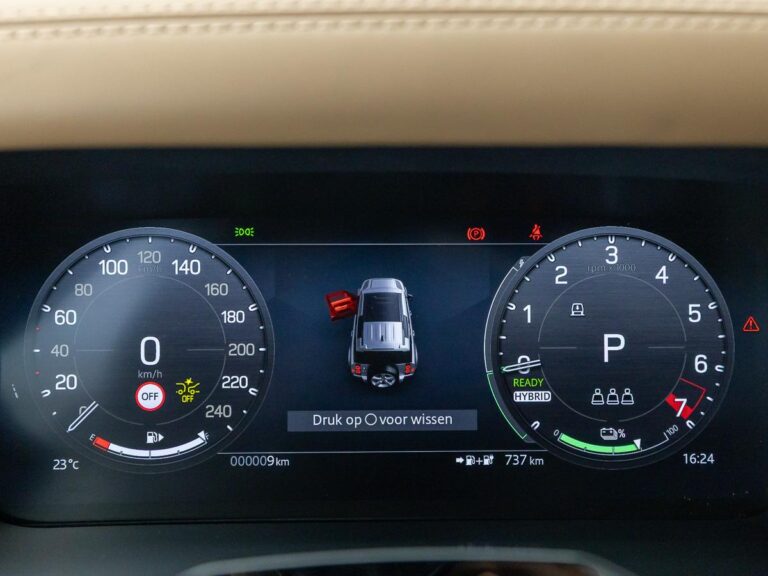 Land Rover Defender 2.0 P300e 110 Dynamic Edition