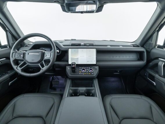 Land Rover Defender 2.0 P300e 110 Dynamic Edition