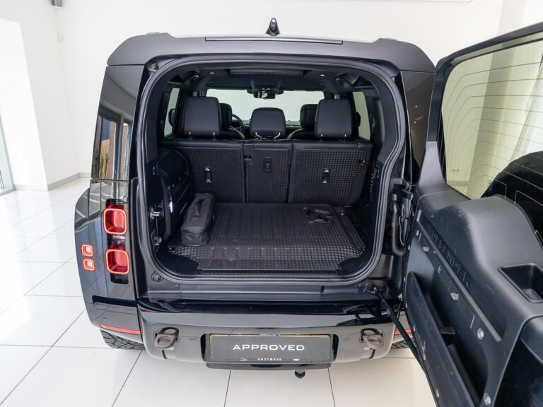 Land Rover Defender 110 2.0 P400e 110 X-Dynamic HSE