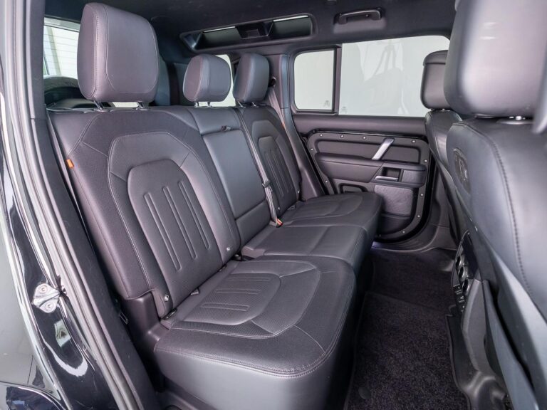 Land Rover Defender 110 2.0 P400e 110 X-Dynamic HSE