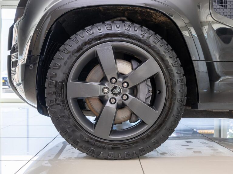 Land Rover Defender 110 2.0 P400e 110 X-Dynamic HSE