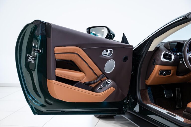 Aston Martin Vantage Roadster