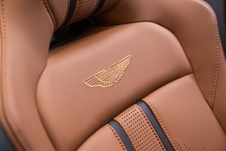 Aston Martin Vantage Roadster