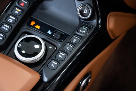 Aston Martin Vantage Roadster