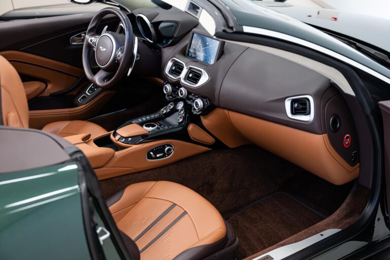 Aston Martin Vantage Roadster