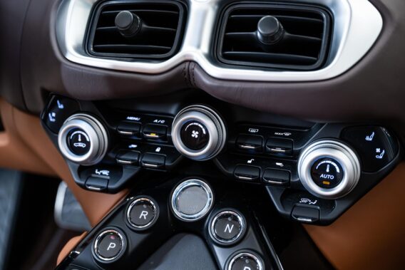Aston Martin Vantage Roadster