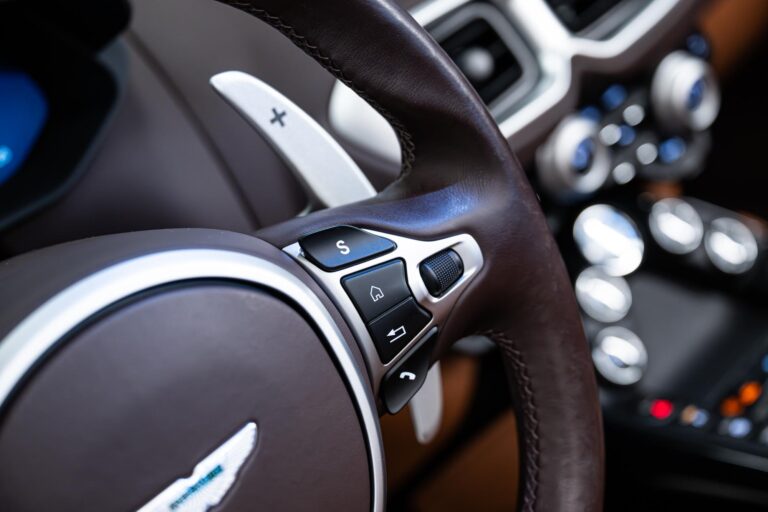 Aston Martin Vantage Roadster