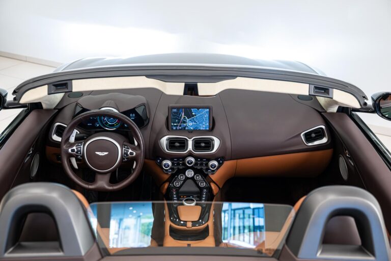 Aston Martin Vantage Roadster