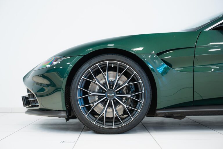 Aston Martin Vantage Roadster