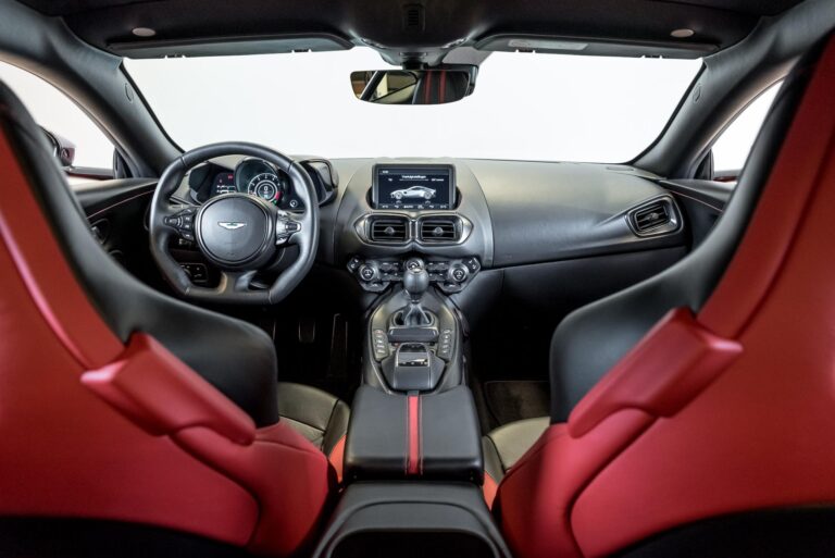Aston Martin Vantage Coupe
