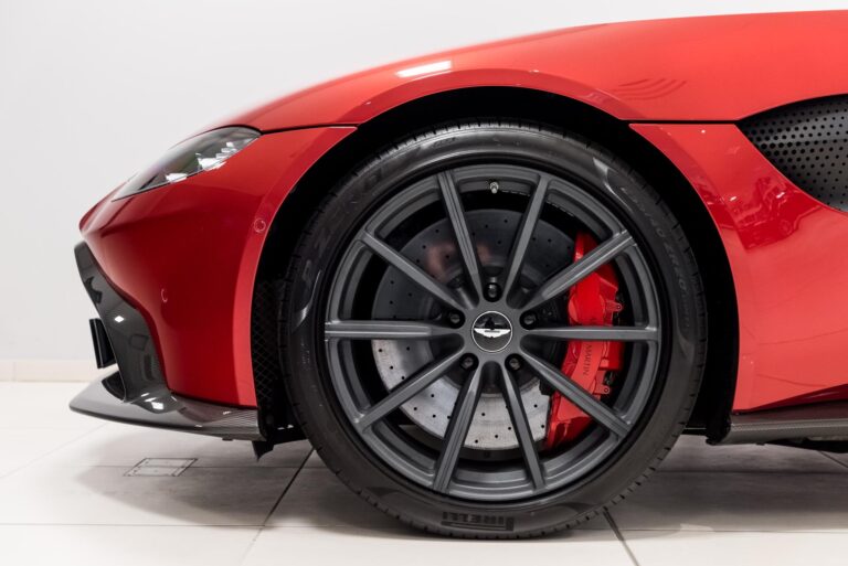 Aston Martin Vantage Coupe