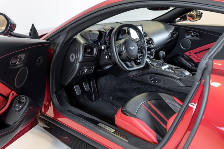 Aston Martin Vantage Coupe