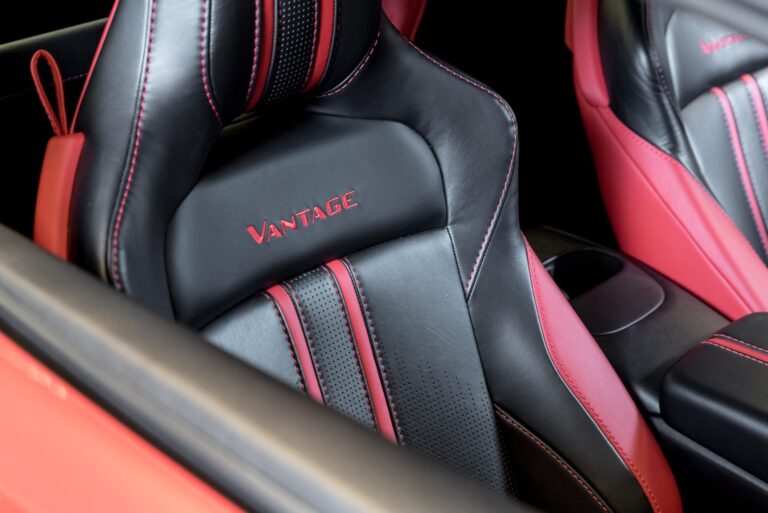 Aston Martin Vantage Coupe