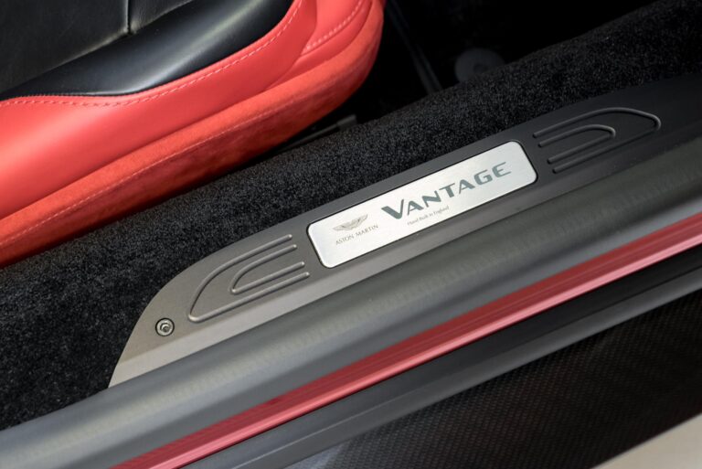 Aston Martin Vantage Coupe