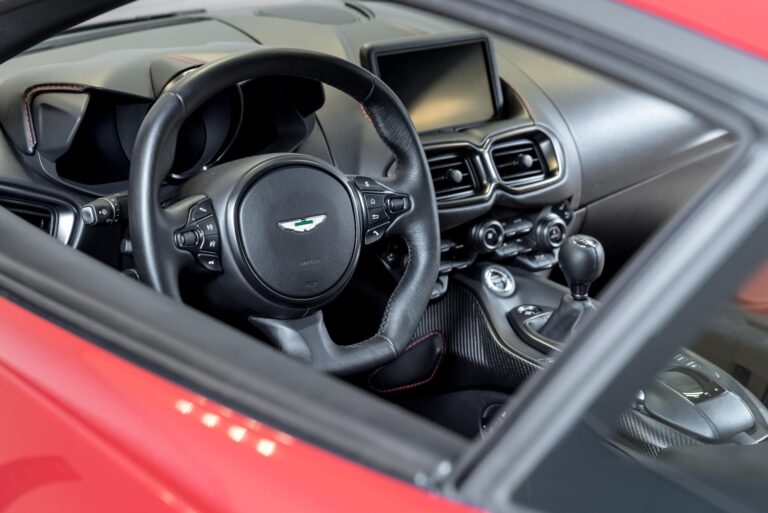 Aston Martin Vantage Coupe